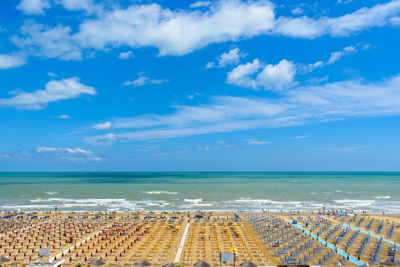 Hotel Audi Frontemare Rimini Ngoại thất bức ảnh