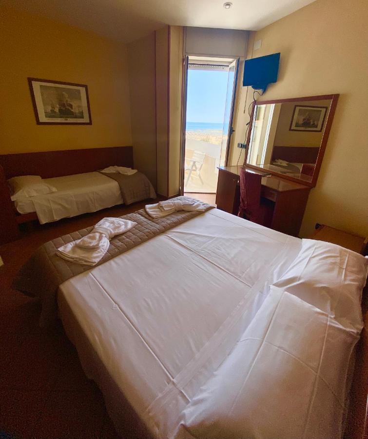 Hotel Audi Frontemare Rimini Ngoại thất bức ảnh