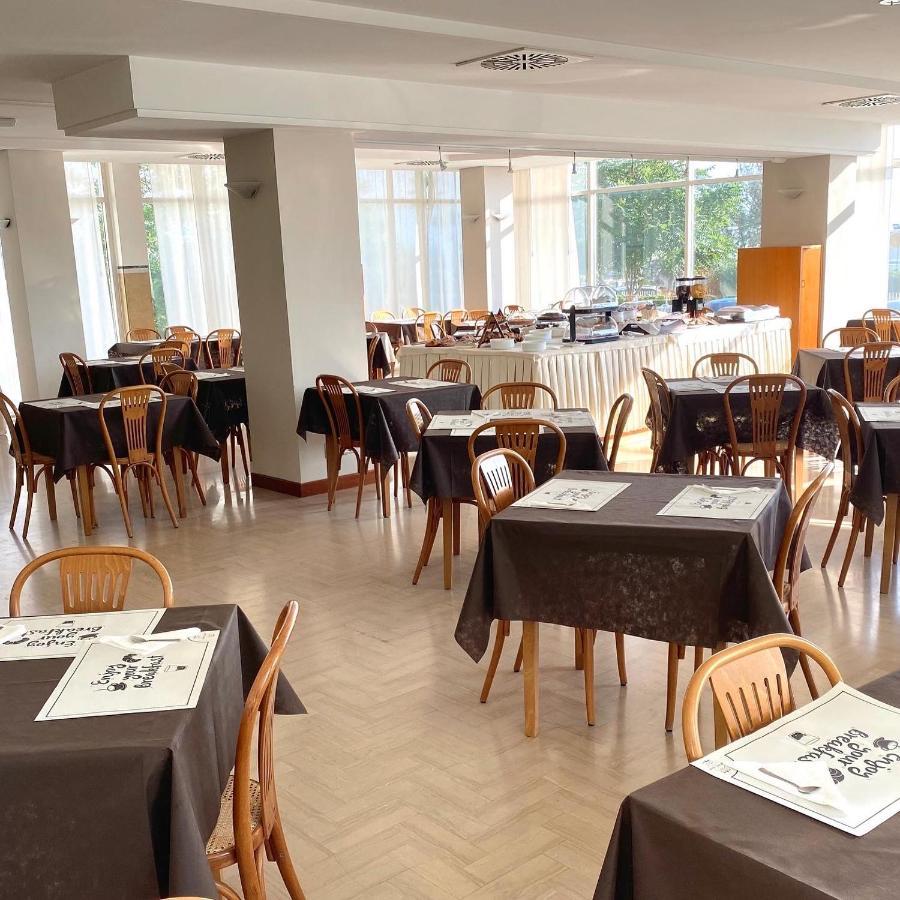 Hotel Audi Frontemare Rimini Ngoại thất bức ảnh