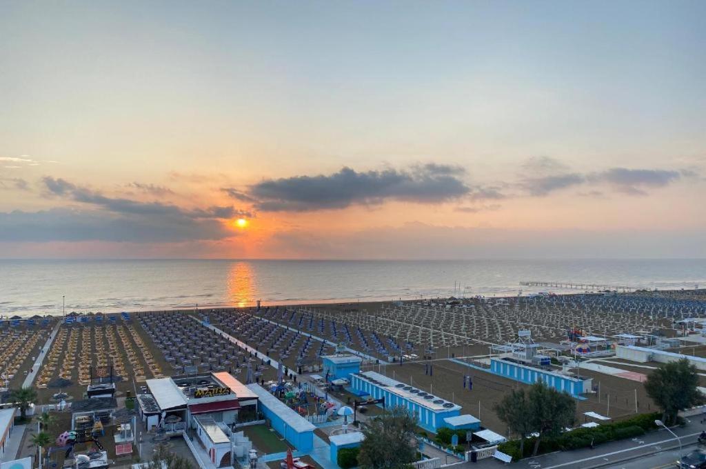 Hotel Audi Frontemare Rimini Ngoại thất bức ảnh
