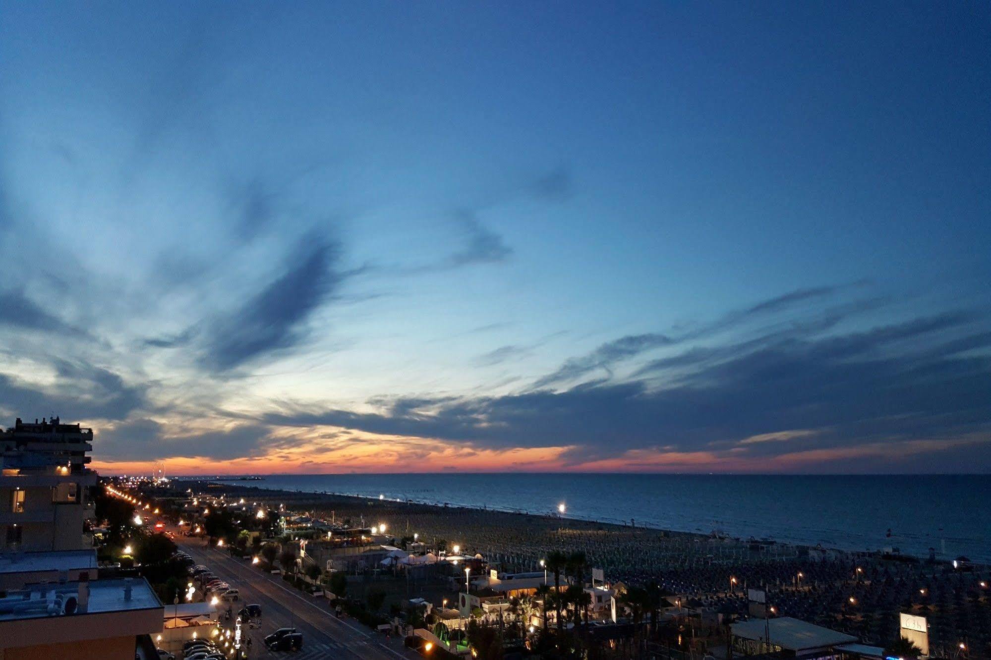 Hotel Audi Frontemare Rimini Ngoại thất bức ảnh